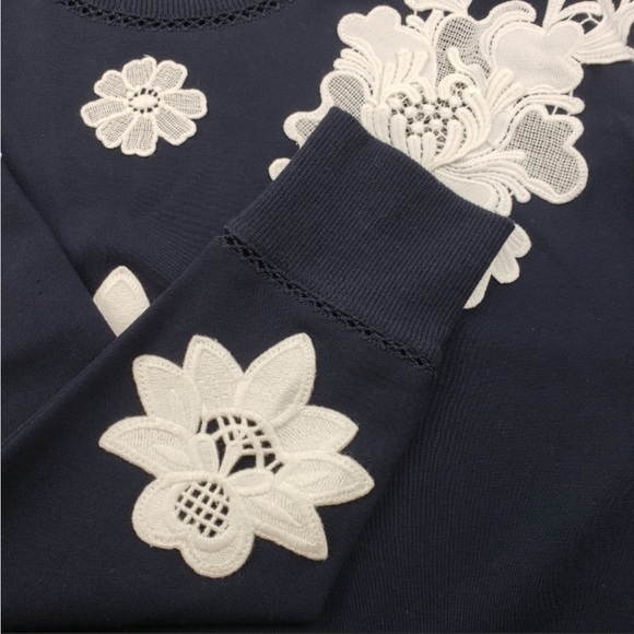VICTORIA BECKHAM x Target Navy Blue White Floral Applique Sweatshirt - Picture 6 of 6